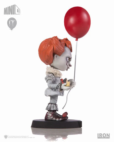 Mini Heroes / IT: Pennywise PVC Deluxe verㅤ – MiniCo – ActionFigureBrasil — ângulo diferente
