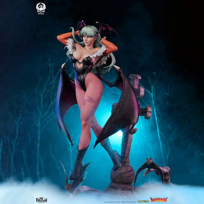 Morrigan (Deluxe Version) - LIMITED EDITION: 400 (Deluxe Version) – PCS – ActionFigure Brasil — com base expositora