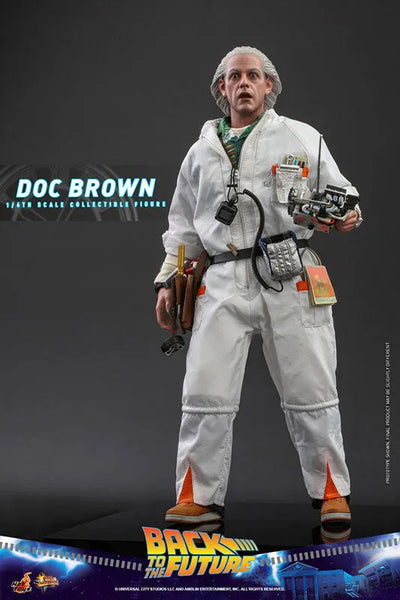 Movie Masterpiece - Back To The Future - Dr. Emmet Brown - 1/6 (Hot toys)ㅤ – Hot Toys – ActionFigureBrasil — ângulo diferente