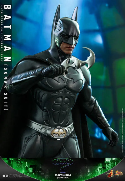 Movie Masterpiece "Batman Forever" 1/6 Scale Figure Batman (Sonar Suit Edition)ㅤ – Hot Toys – ActionFigureBrasil — ângulo diferente