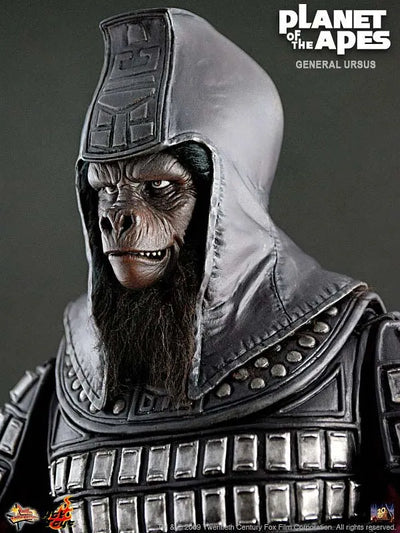Movie Masterpiece - Planet Of The Apes 1/6 Scale Figure: General Ursusㅤ – Hot Toys – ActionFigureBrasil — ângulo diferente