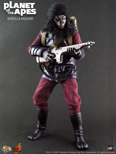 Movie Masterpiece - Planet Of The Apes 1/6 Scale Figure: Gorilla Soldierㅤ – Hot Toys – ActionFigureBrasil — ângulo diferente
