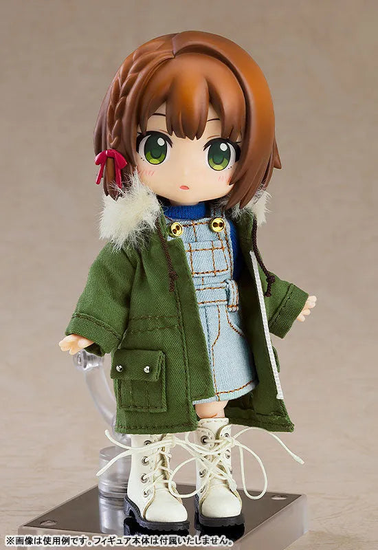 Nendoroid Doll Warm Clothing Set: Boots & Mod Coat (Khaki Green)ㅤ – Good Smile Company – ActionFigureBrasil