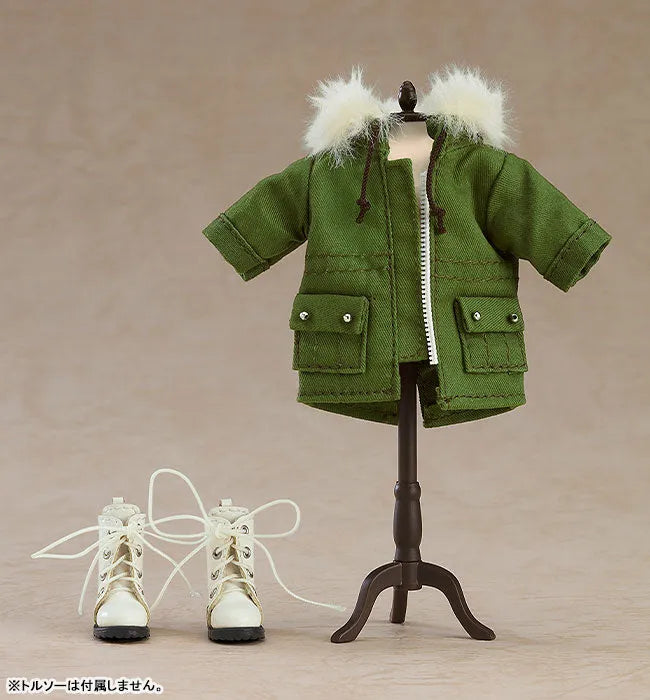 Nendoroid Doll Warm Clothing Set: Boots & Mod Coat (Khaki Green)ㅤ – Good Smile Company – ActionFigureBrasil