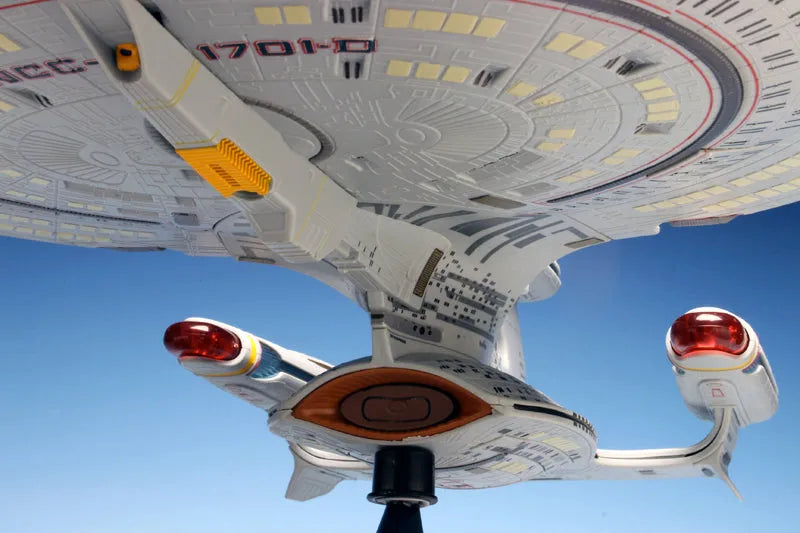 New Star Trek TNG U.S.S. Enterprise NCC-1701D Model Kai (Dreadnought Class)ㅤ – Diamond Select Toys – ActionFigureBrasil