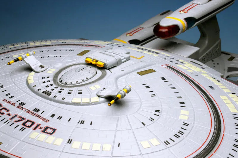 New Star Trek TNG U.S.S. Enterprise NCC-1701D Model Kai (Dreadnought Class)ㅤ – Diamond Select Toys – ActionFigureBrasil
