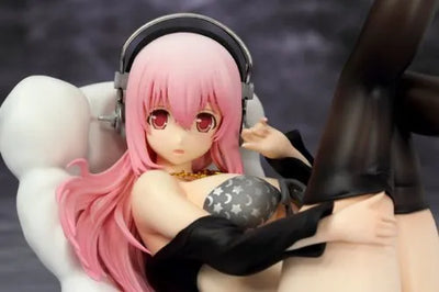 Nitro Super Sonic - Sonico - Voice Collection - 1/7 - Bikini & Sofa ver., Black ver. (Griffon Enterprises)ㅤ – Griffon Enterprises – ActionFigureBrasil — embalagem