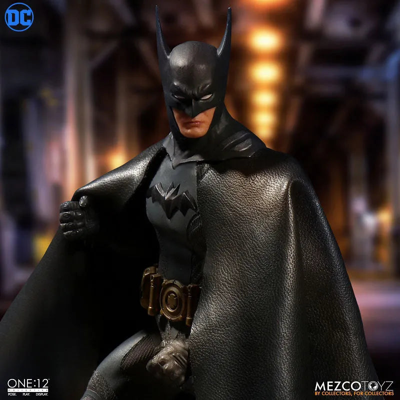 ONE:12 Collective - DC Comics: Ascending Knight Batman 1/12 Action Figureㅤ – Mezco – ActionFigureBrasil
