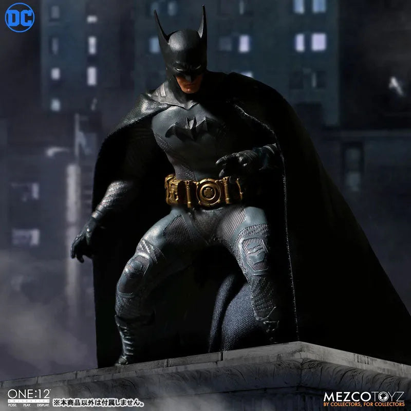ONE:12 Collective - DC Comics: Ascending Knight Batman 1/12 Action Figureㅤ – Mezco – ActionFigureBrasil