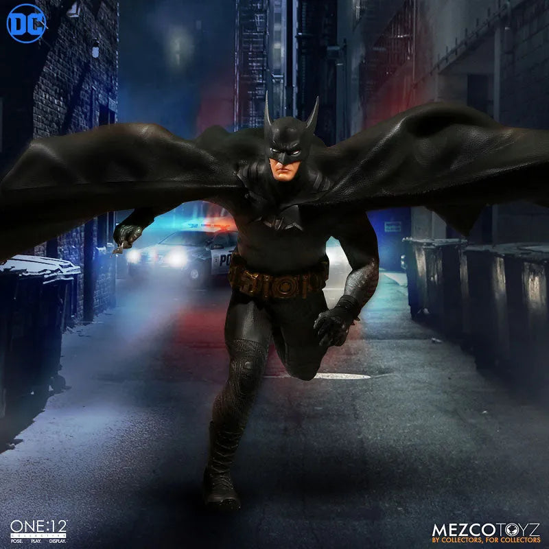 ONE:12 Collective - DC Comics: Ascending Knight Batman 1/12 Action Figureㅤ – Mezco – ActionFigureBrasil
