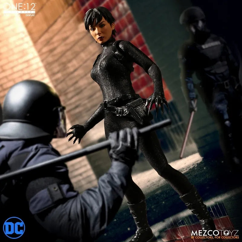 One:12 Collective - DC Comics: Catwoman 1/12 Action Figureㅤ – Mezco – ActionFigureBrasil