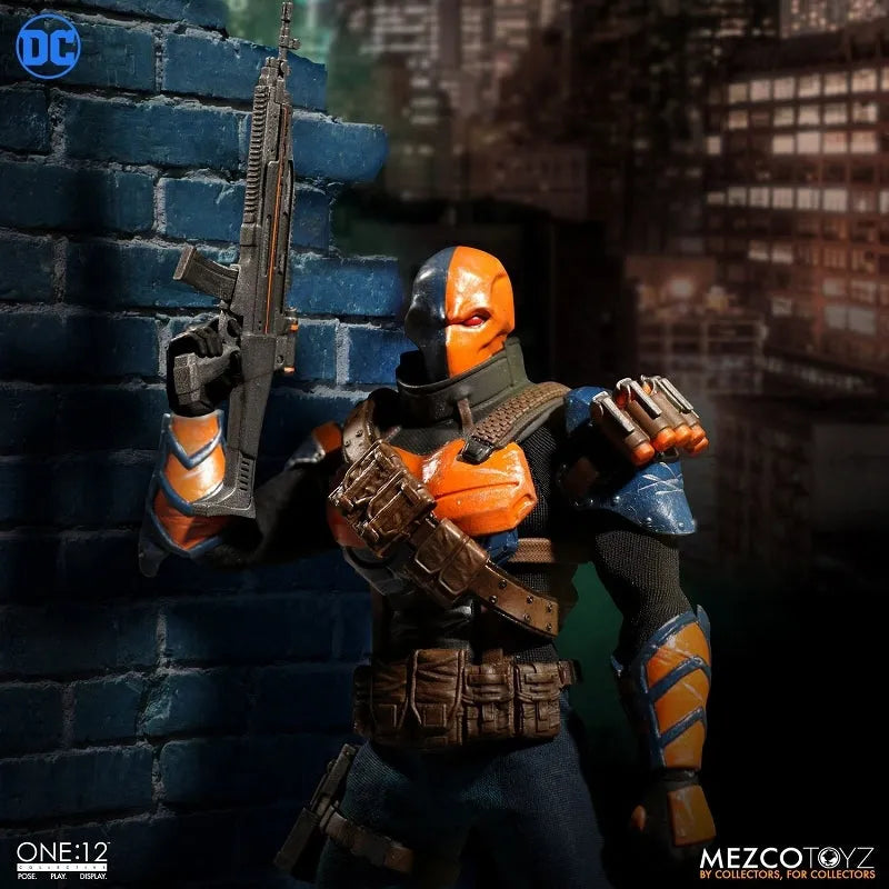 ONE:12 Collective - DC Comics: Deathstroke 1/12 Action Figureㅤ – Mezco – ActionFigureBrasil