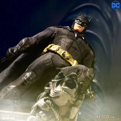ONE:12 Collective - DC Comics: Sovereign Knight Batman 1/12 Action Figure(Provisional Pre-order)ㅤ – Mezco Toyz – ActionFigureBrasil — close