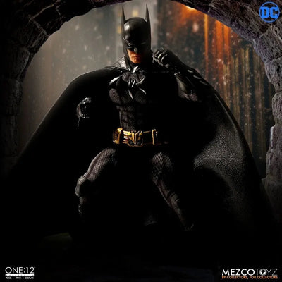 ONE:12 Collective - DC Comics: Sovereign Knight Batman 1/12 Action Figure(Provisional Pre-order)ㅤ – Mezco Toyz – ActionFigureBrasil — detalhe do produto