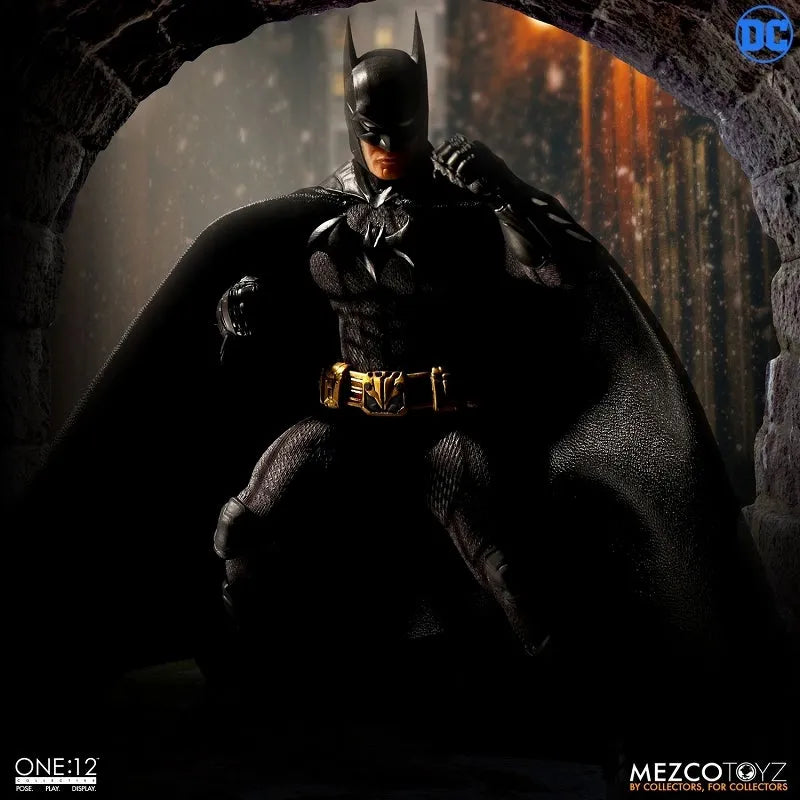 ONE:12 Collective - DC Comics: Sovereign Knight Batman 1/12 Action Figure(Provisional Pre-order)ㅤ – Mezco Toyz – ActionFigureBrasil