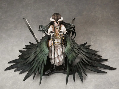 Overlord - Albedo - F:Nex - 1/7 - White Dress Ver. (FuRyu) [Shop Exclusive]ㅤ – FuRyu – ActionFigureBrasil — com base expositora