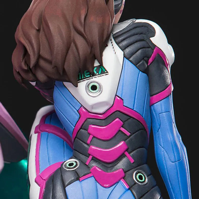 Overwatch - D.Va Hana Song with Mech 20 Inch Statueㅤ – Blizzard Entertainment – ActionFigureBrasil