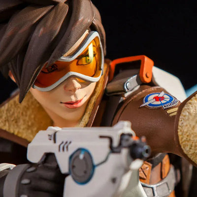 Overwatch - Tracer Lena Oxton 12 Inch Statueㅤ – Blizzard Entertainment – ActionFigureBrasil — ângulo diferente
