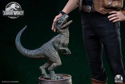 Owen and Baby Blue - LIMITED EDITION: 399 – Infinity Studio – ActionFigure Brasil — com base expositora