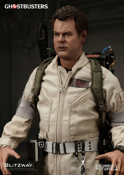 P UMS Ghostbusters - 1/6 Collectible Figure Dan Aykroyd as Raymond Stantzㅤ – Blitzway – ActionFigureBrasil — close