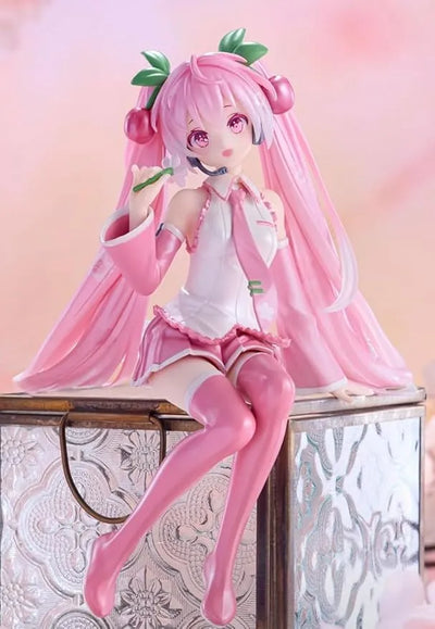 Piapro Characters - Hatsune Miku - Noodle Stopper Figure - Sakura, 2024, Pearl Color ver. (FuRyu)ㅤ – FuRyu – ActionFigureBrasil — ângulo diferente