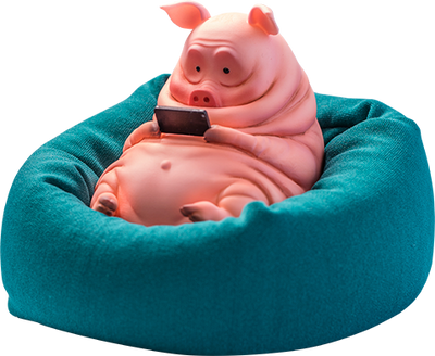 Pig – Manas SUM – ActionFigure Brasil — com base expositora