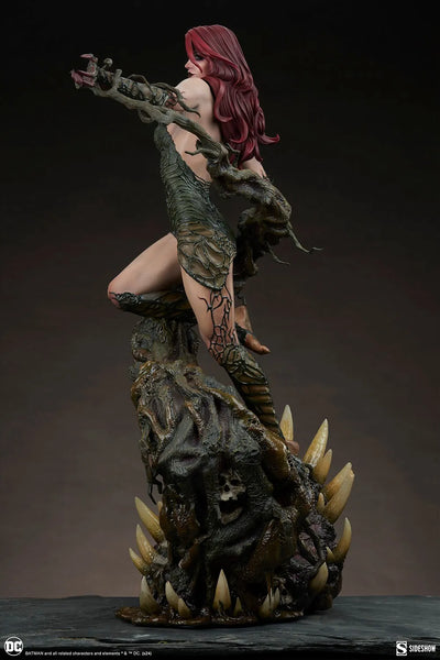 Poison Ivy: Deadly Nature - LIMITED EDITION: 1000 – Sideshow Collectibles – ActionFigure Brasil — ambientada