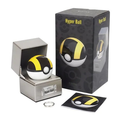 Pokemon - Ultra Ball Replica (Pokemon Center)ㅤ – Pokémon Center – ActionFigureBrasil — ângulo diferente