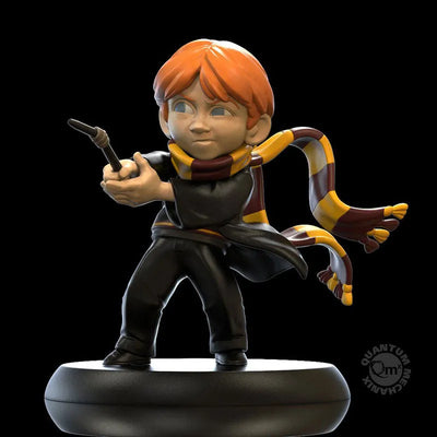 Q-FiG / Harry Potter: Ron Weasley PVC Figure First Spell verㅤ – Quantum Mechanix – ActionFigureBrasil — embalagem