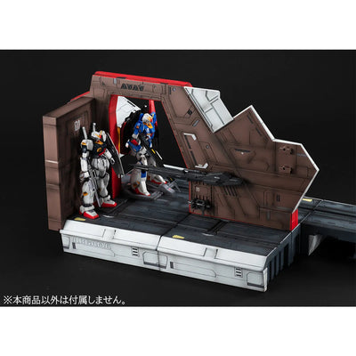 Realistic Model Series - For 1/144 HGUG Series - Argama Catapult Deck (MegaHouse) [Shop Exclusive]ㅤ – MegaHouse – ActionFigureBrasil — embalagem