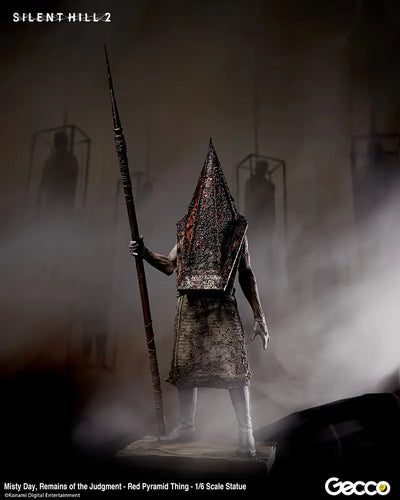 Red Pyramid Thing – Gecco Co. – ActionFigure Brasil — close