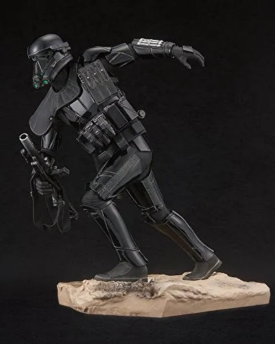Rogue One: A Star Wars Story - Death Trooper Specialist - ARTFX Statue - 1/7ㅤ – Kotobukiya – ActionFigureBrasil — ângulo diferente