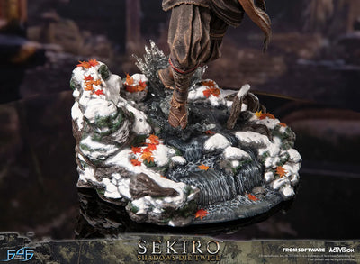 Sekiro - LIMITED EDITION – First 4 Figures – ActionFigure Brasil — com base expositora