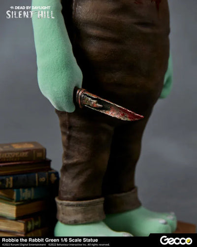 SILENT HILL x Dead by Daylight / Robbie the Rabbit Green 1/6 Scale Statueㅤ – Gecco – ActionFigureBrasil — ângulo diferente