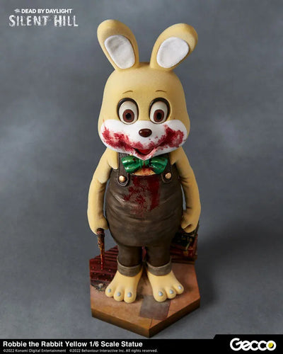 SILENT HILL x Dead by Daylight / Robbie the Rabbit Yellow 1/6 Scale Statueㅤ – Gecco – ActionFigureBrasil — ângulo diferente