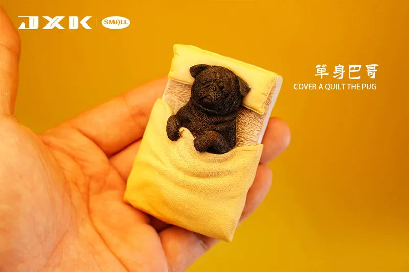 Small Pug Sleeping in the Bed Dㅤ – JXK Studio – ActionFigureBrasil