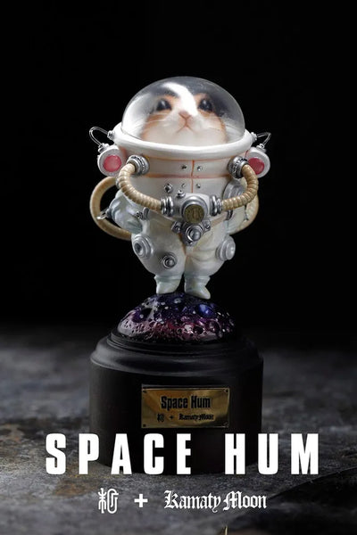 Space Hum (White) (White) – Manas SUM – ActionFigure Brasil — iluminação de estúdio