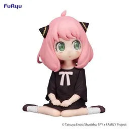 Spy × Family - Anya Forger - Noodle Stopper Figure - Sitting on the Floor (FuRyu)ㅤ – FuRyu – ActionFigureBrasil