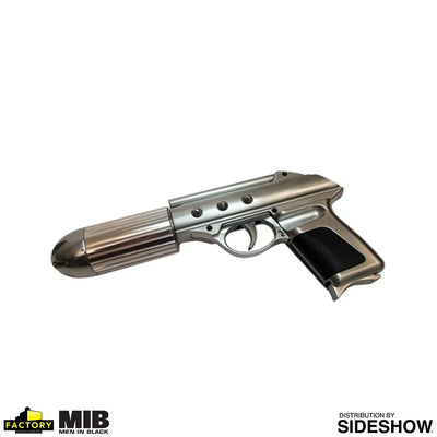 Standard Issue Agent Sidearm (J2) - LIMITED EDITION: 200 – Factory Entertainment – ActionFigure Brasil — com base expositora