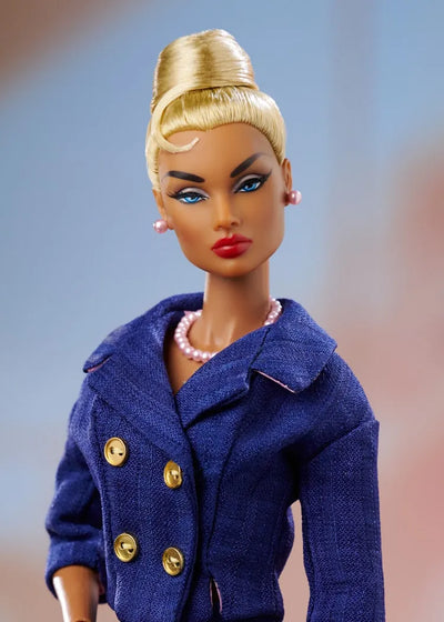 Standout Fall - Della Roux™ - LIMITED EDITION: 600 – Integrity Toys – ActionFigure Brasil — ângulo diferente