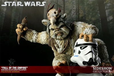 Star Wars VS. Diorama Series - Ewoks VS Stormtrooper (Fall Of The Empire)ㅤ – Sideshow Collectibles – ActionFigureBrasil — detalhe do produto