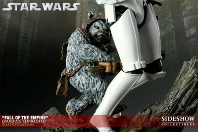 Star Wars VS. Diorama Series - Ewoks VS Stormtrooper (Fall Of The Empire)ㅤ – Sideshow Collectibles – ActionFigureBrasil — close