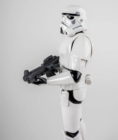 Stormtrooper - LIMITED EDITION: 1138 – Lladró – ActionFigure Brasil — ambientada