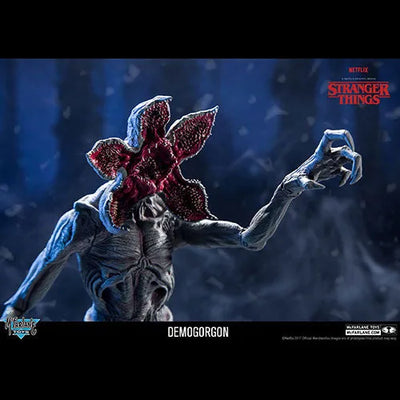Stranger Things - Demogorgon 10 Inch DX Action Figureㅤ – McFarlane Toys – ActionFigureBrasil — embalagem