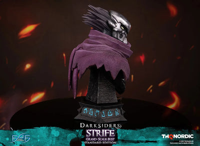 Strife – First 4 Figures – ActionFigure Brasil — embalagem