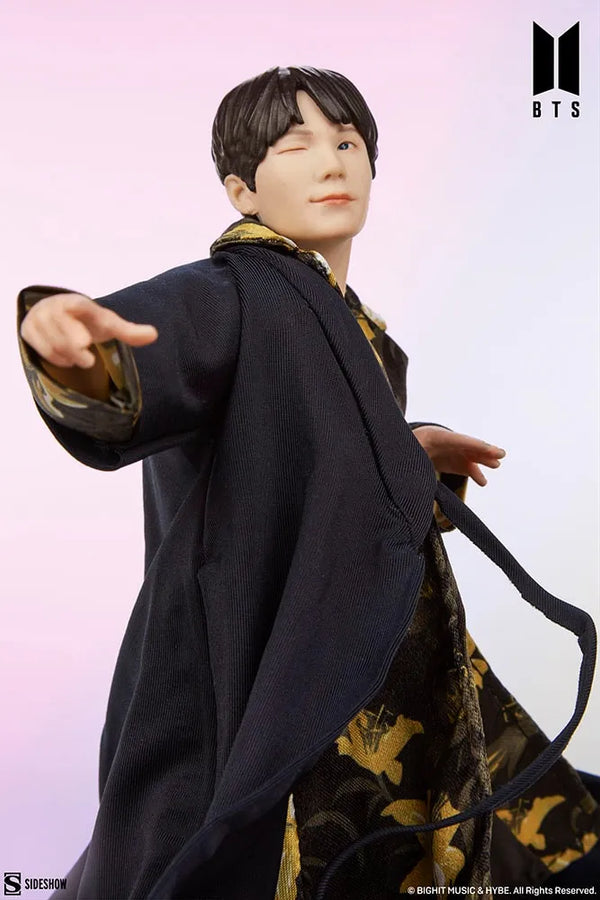 SUGA Deluxe - LIMITED EDITION – Sideshow Collectibles – ActionFigure Brasil