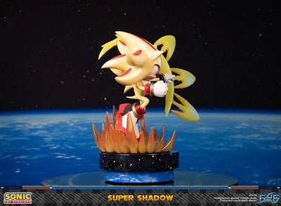 Super Shadow – First 4 Figures – ActionFigure Brasil — ambientada