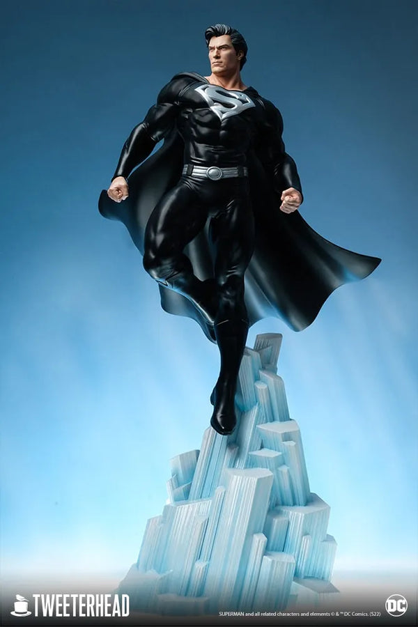 Superman (Black Suit) – Tweeterhead – ActionFigure Brasil