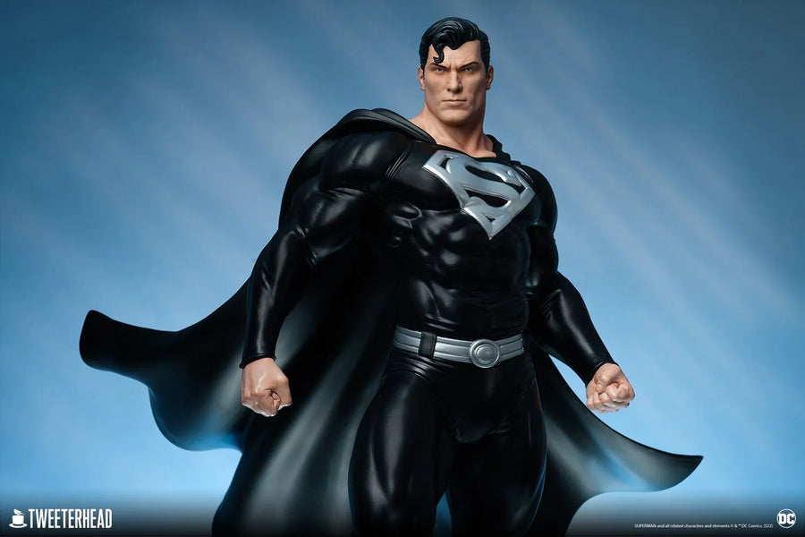 Superman (Black Suit) – Tweeterhead – ActionFigure Brasil