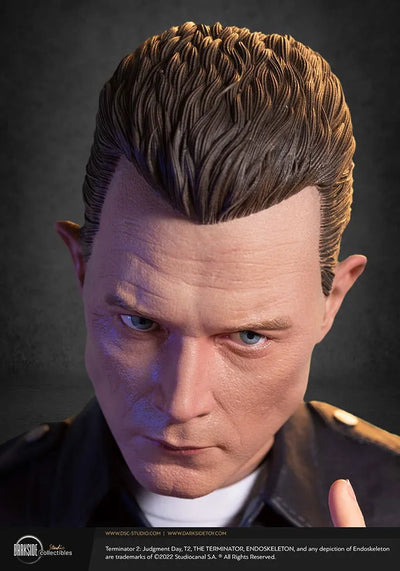 T-1000 - LIMITED EDITION: 350 – DarkSide Collectibles Studio – ActionFigure Brasil — com base expositora